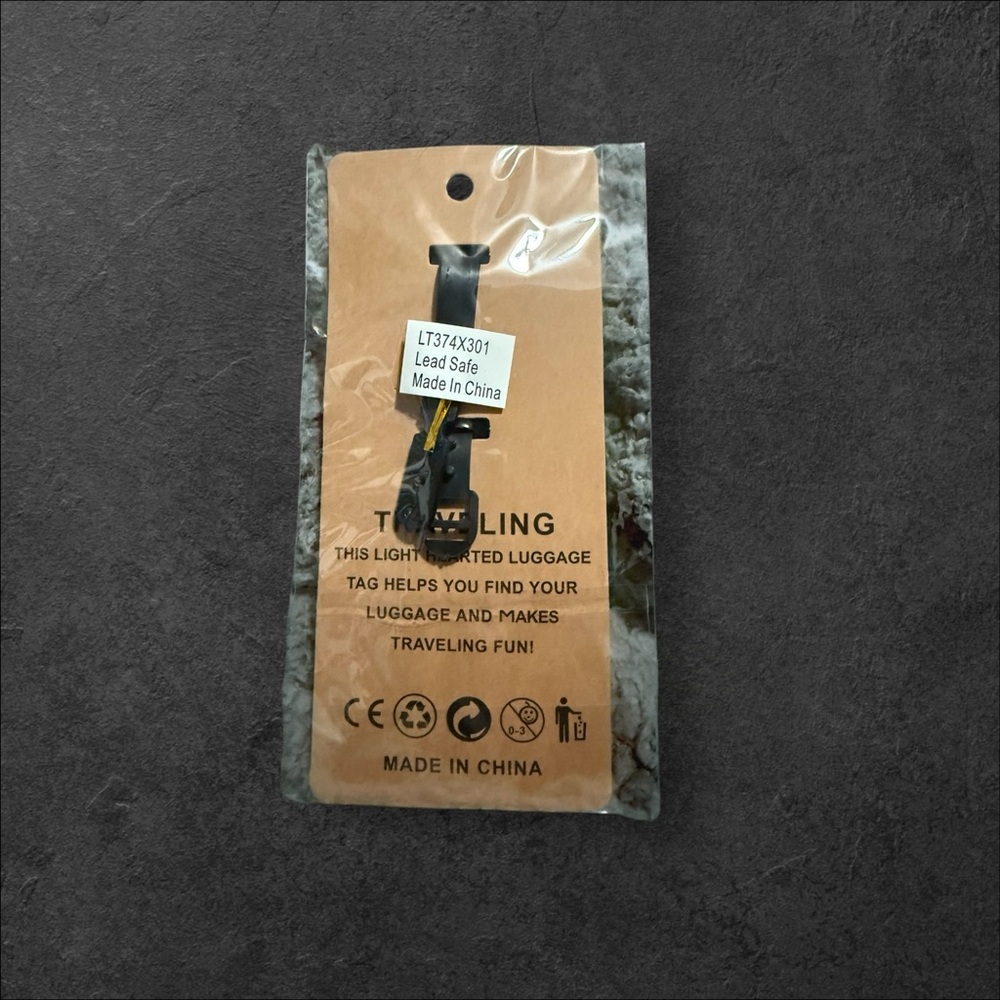 Hello Kitty Luggage Tag - Picture 2 of 2